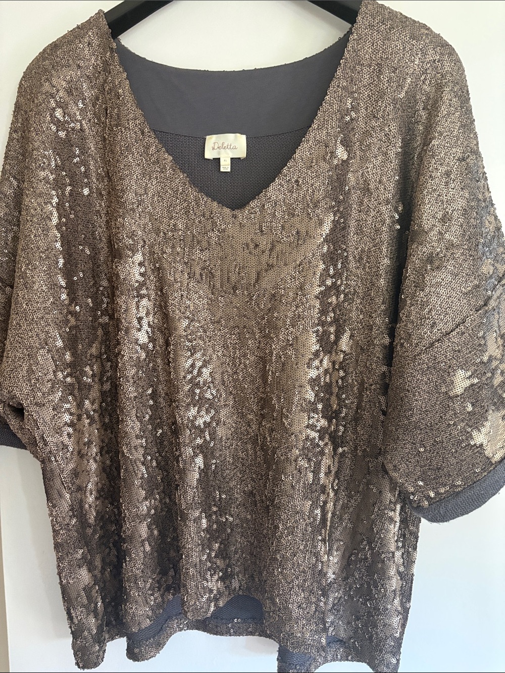 Deletta Sequin V-Neck Top in Champagne Gold